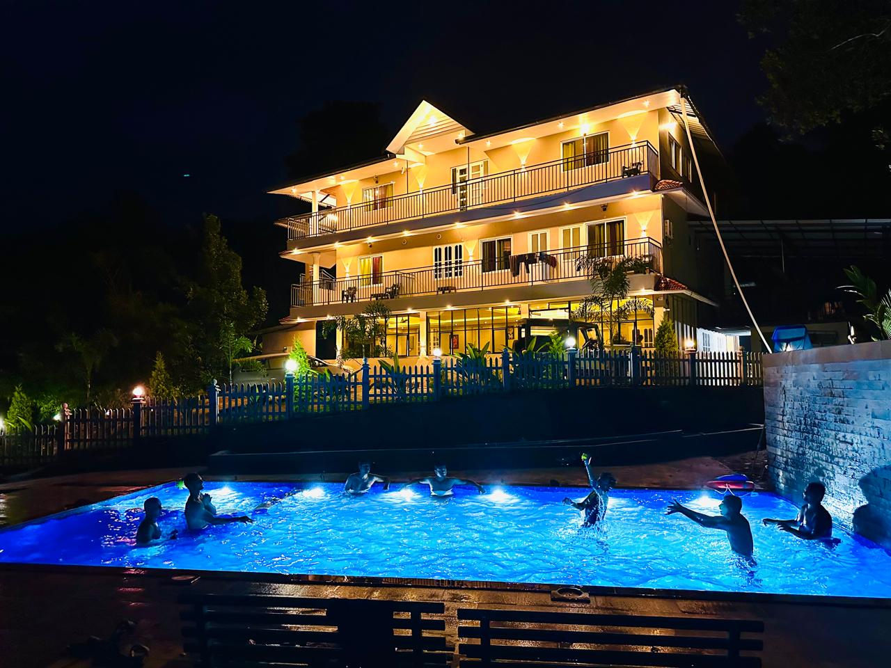 Casa Amari Plantation Resort  Munnar
