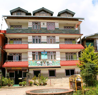 Phamrong Retreat