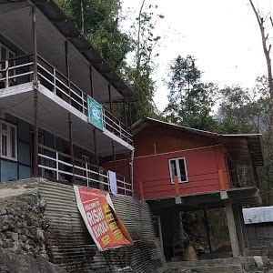 Rishi River Cottage